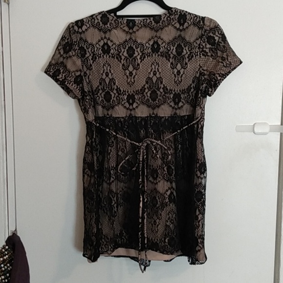 Twentyone Size Medium Women's Lacey Black And Tan Short Sleeve Shirt - Picture 2 of 9